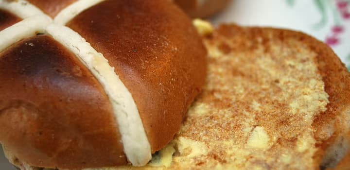 Easter-Hot-Cross-Buns