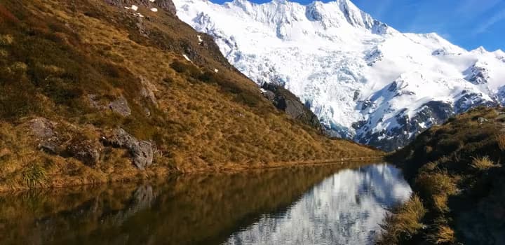 Sealy Tarn at Mount Cook